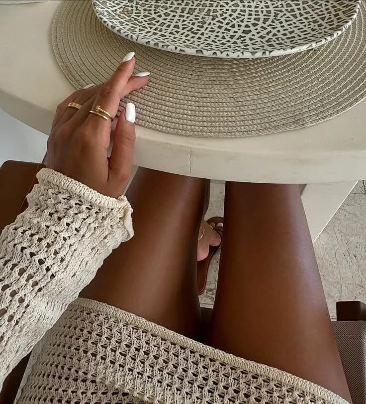 Real Glowtoure client with sun-kissed, naturally bronzed legs